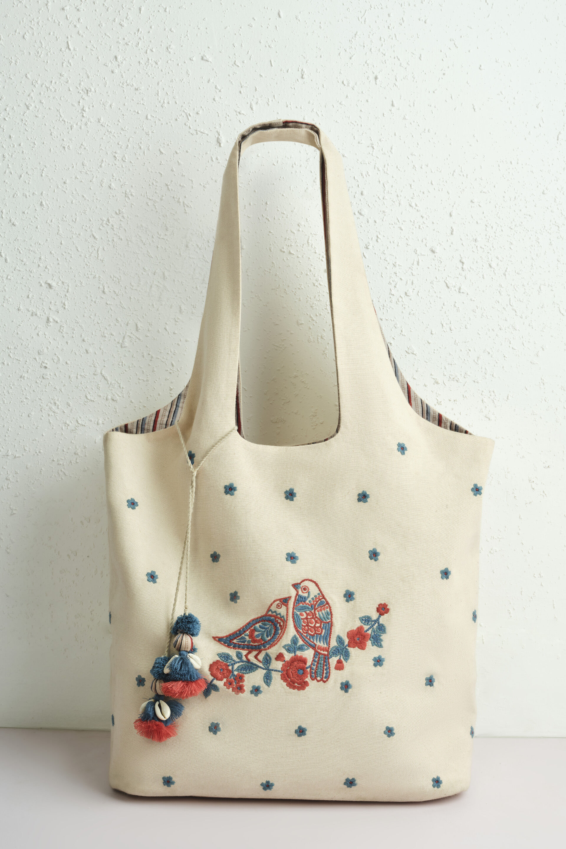 White Printed Reversible Jhola Bag, , image 3